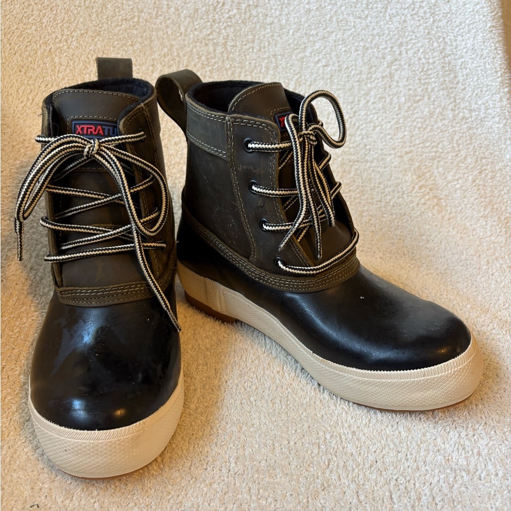 NEW XTRATUF Women’s 6” Legacy Lace Duck Boot Size 6